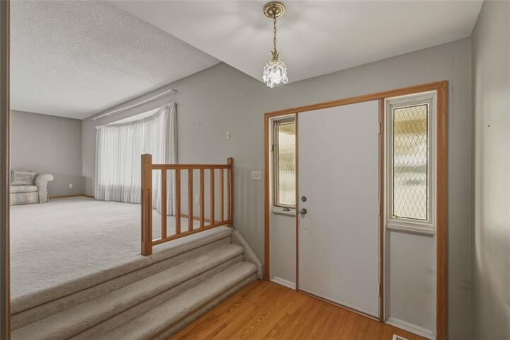 Photo de la propriété: 987 McLeod Avenue MB R2G 2L1