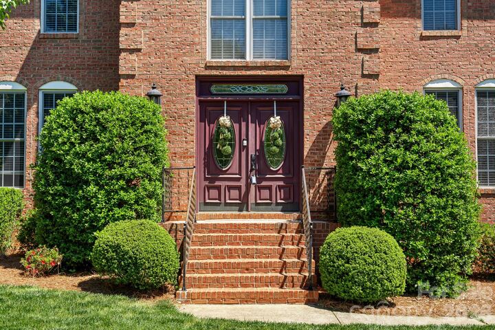 Property Photo:  6119 Highview Road  NC 28104 