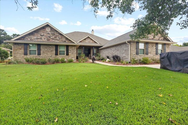 Property Photo:  7191 Apples Way  FL 32566 