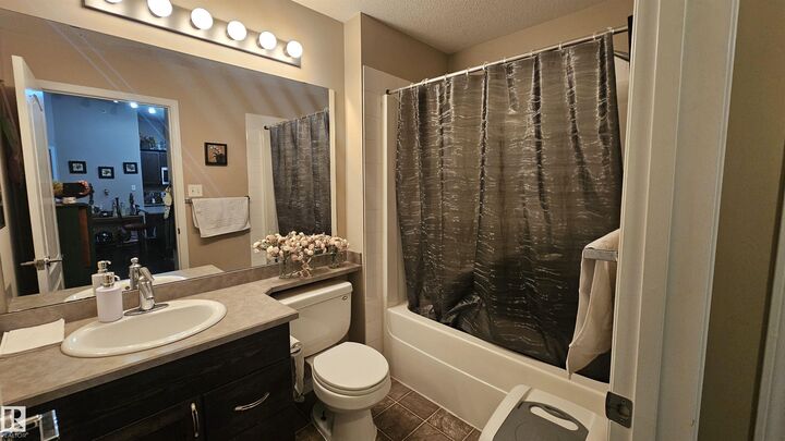 Property Photo: 7339 South Terwillegar Drive NW 1404 AB T6R 0E1