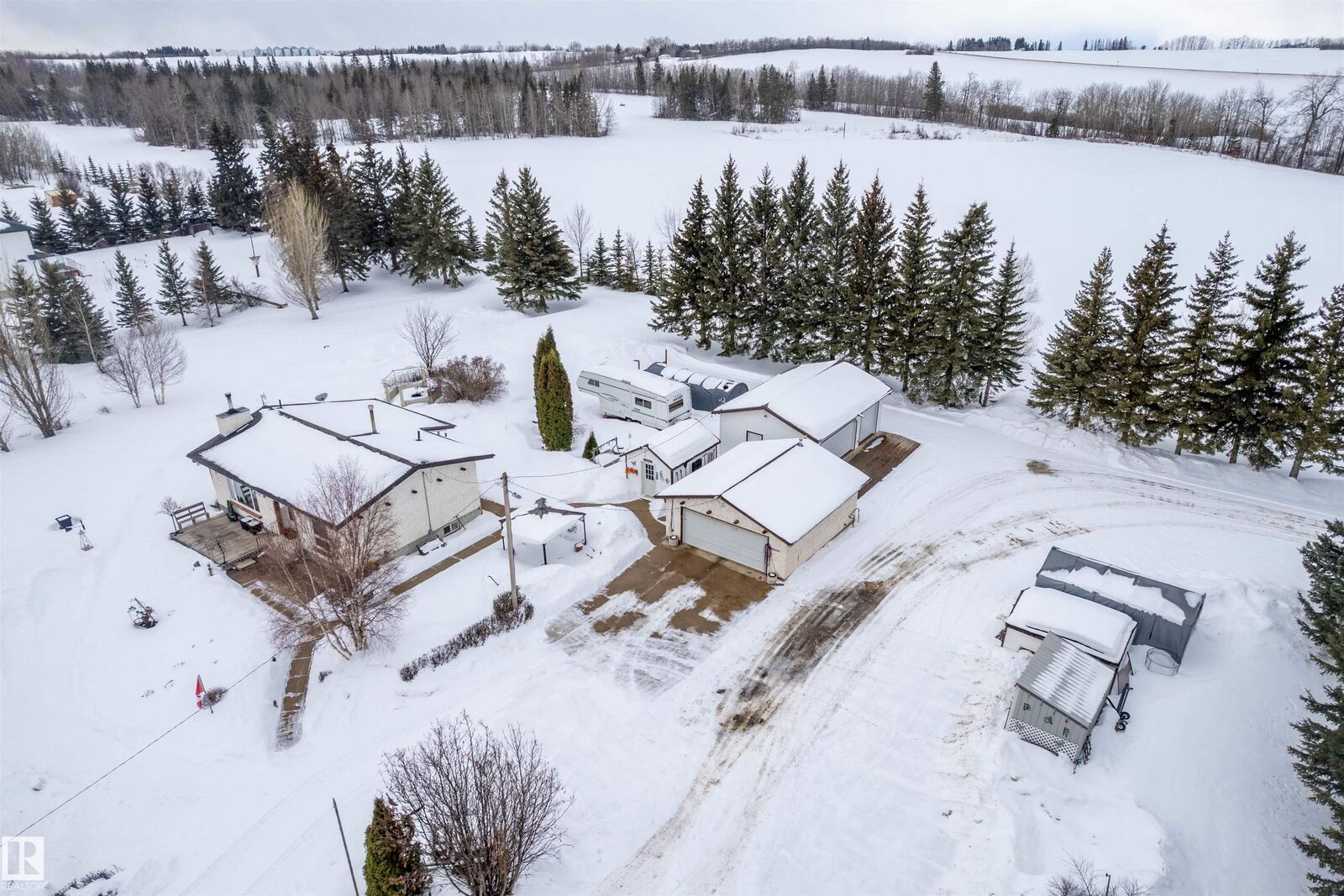 Property Photo:  3814 50 Street  AB T0A 3C0 