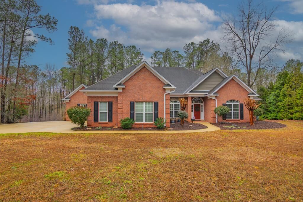 Property Photo:  202 Winding Lake Drive  GA 31811 