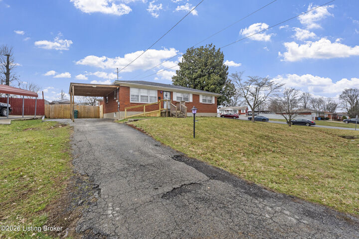 Property Photo:  6908 Rock Hollow Dr  KY 40219 