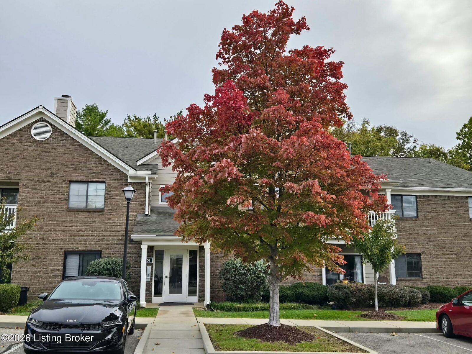 Property Photo:  401 Creason Ct 208  KY 40223 