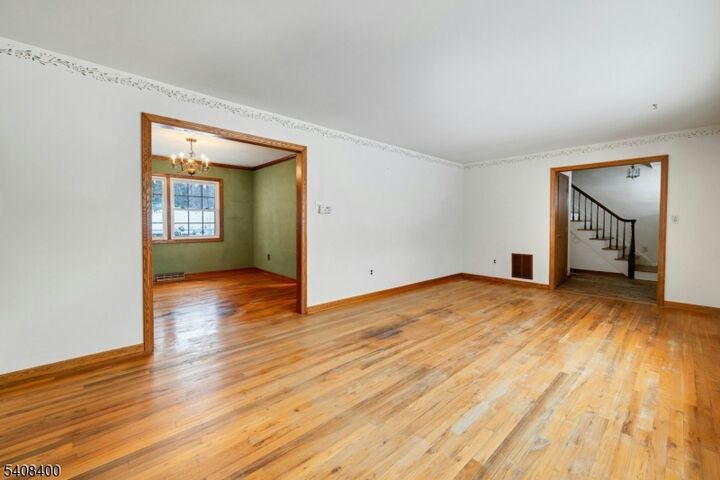Property Photo: 7 Manchester Dr NJ 07981