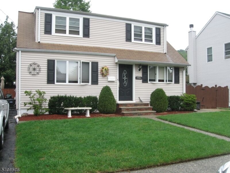 Property Photo:  911 Colfax Ave  NJ 07442 