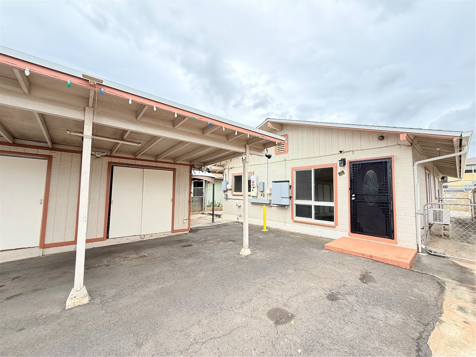 Property Photo: 91-1734 Ala Loa Street HI 96706
