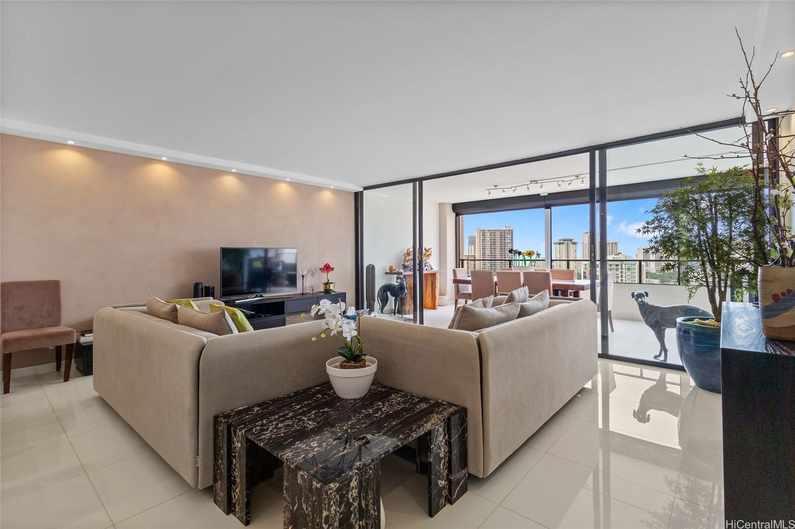 Property Photo: 583 Kamoku Street Dh/2807 HI 96826