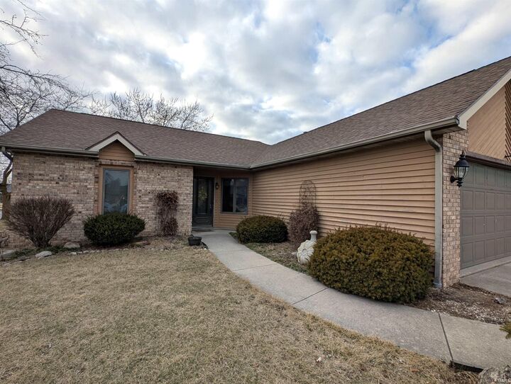 Property Photo:  109 Greenbriar Drive  IN 46714 