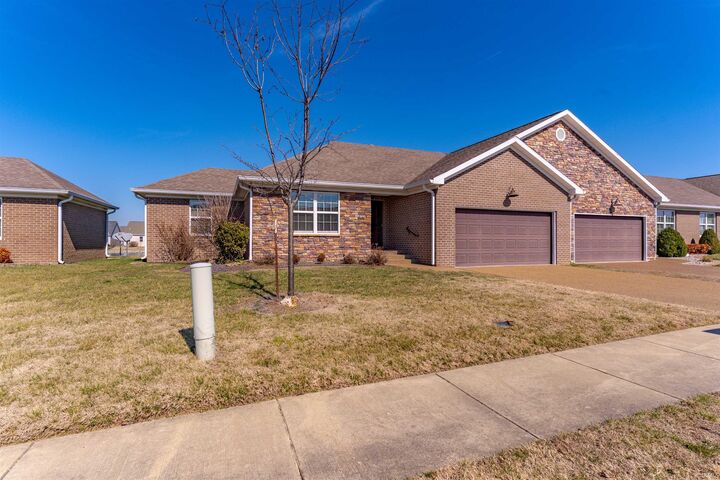 Property Photo:  9904 Arbor Lake Drive  IN 47630 