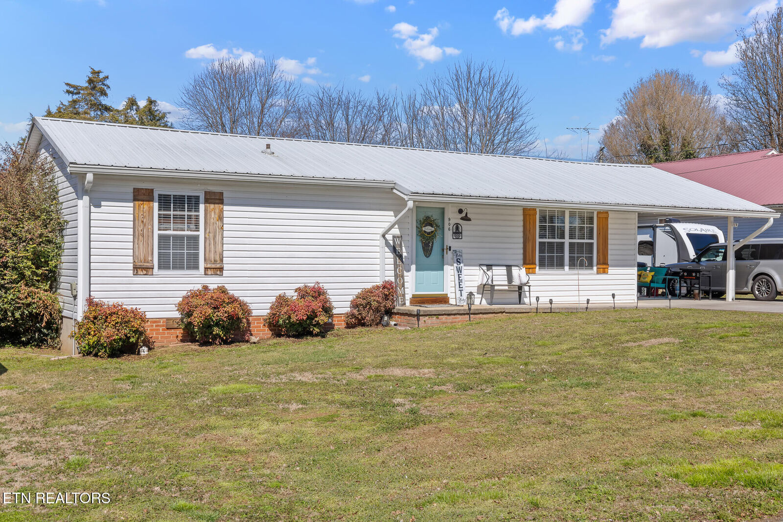 Property Photo: 906 Boaz St TN 37303