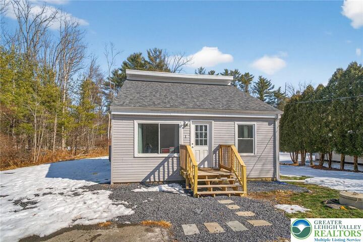 Property Photo:  3084 Pleasant View Drive  PA 18058 