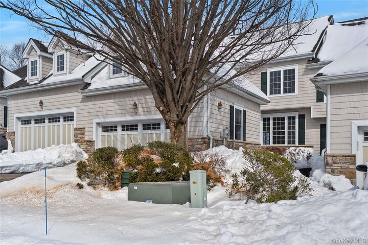 Property Photo: 6 Turnberry Court NY 10950