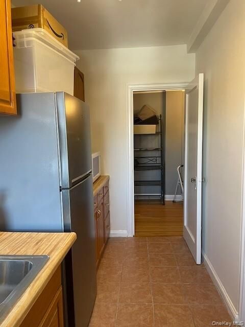 Property Photo:  300 Main Street 6B  NY 10601 