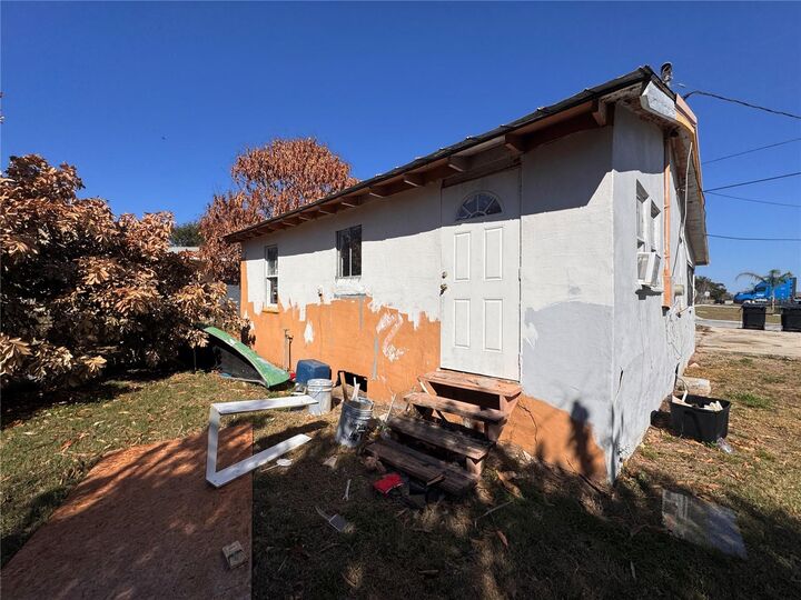 Property Photo:  323 W 9th Street  FL 33843 