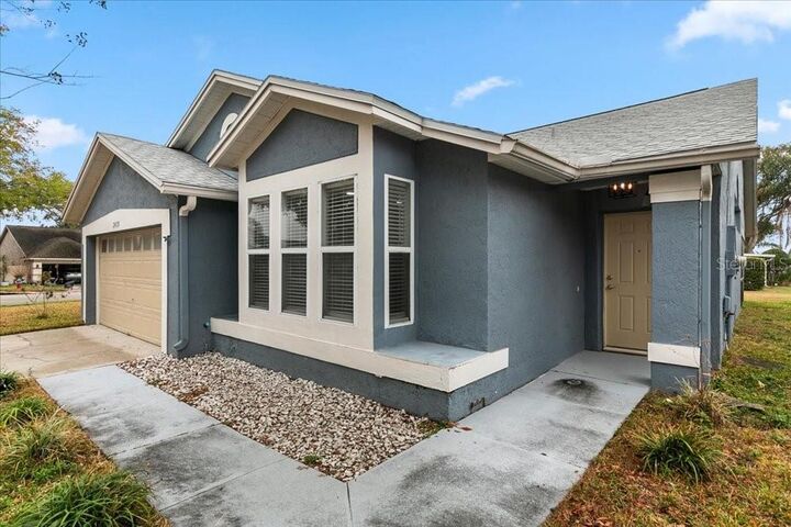 Property Photo:  2435 Lake Jackson Circle  FL 32703 