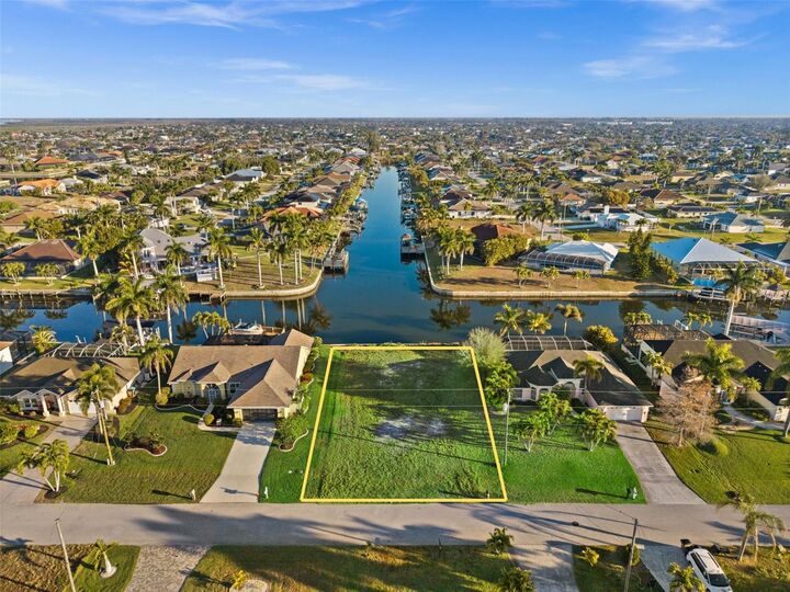 Property Photo:  2623 SW 35th Lane  FL 33914 