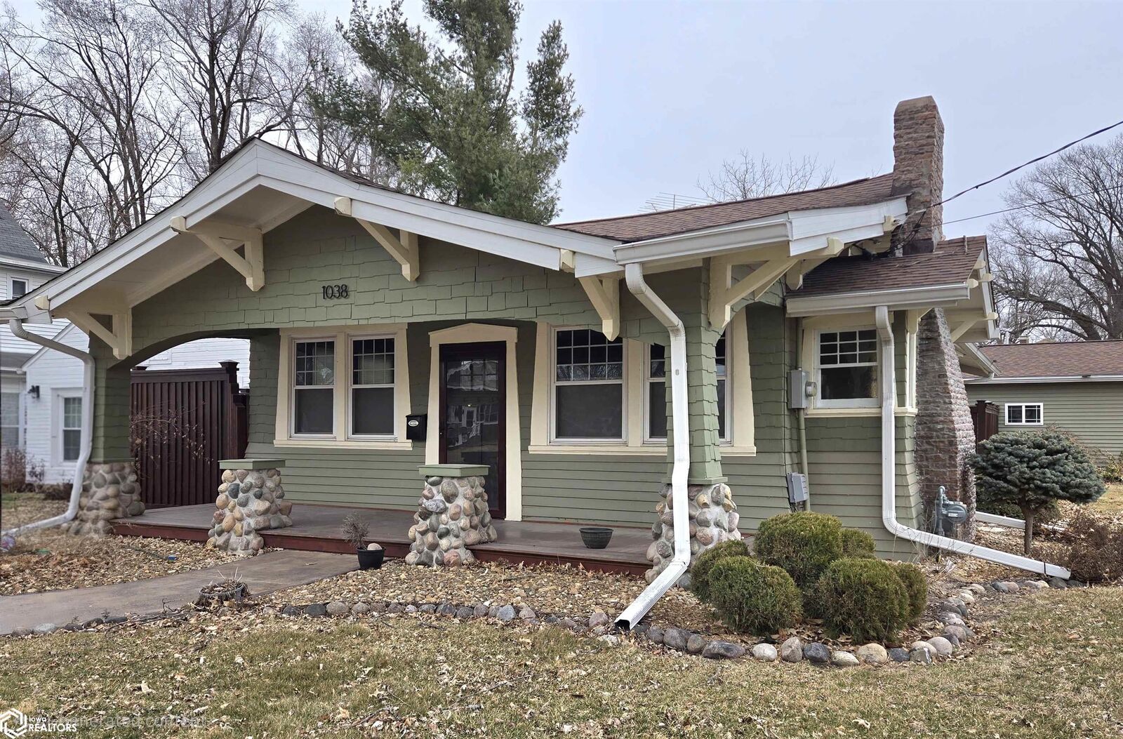 Property Photo:  1038 S Starr Avenue  IA 52601 