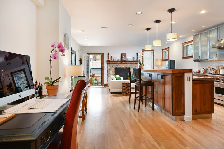 Property Photo: 2317 N Greenview Avenue IL 60614