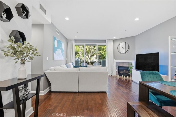 Property Photo:  6038 Carlton Way 101  CA 90028 