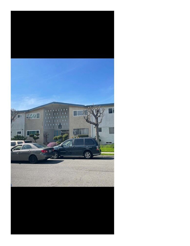 Property Photo:  15549 S Budlong  CA 90247 