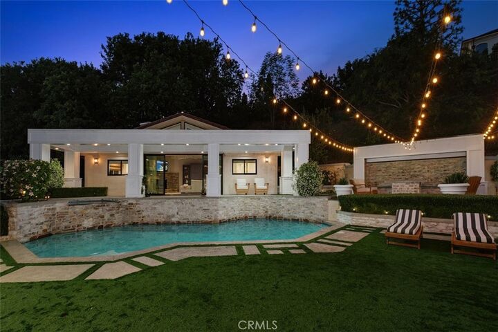 Property Photo:  4 Inverness Lane  CA 92660 