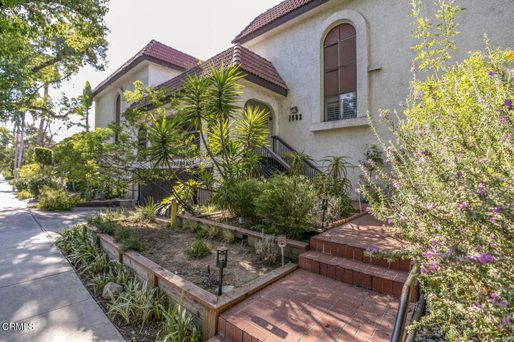 Property Photo:  1502 Rock Glen Avenue G  CA 91205 