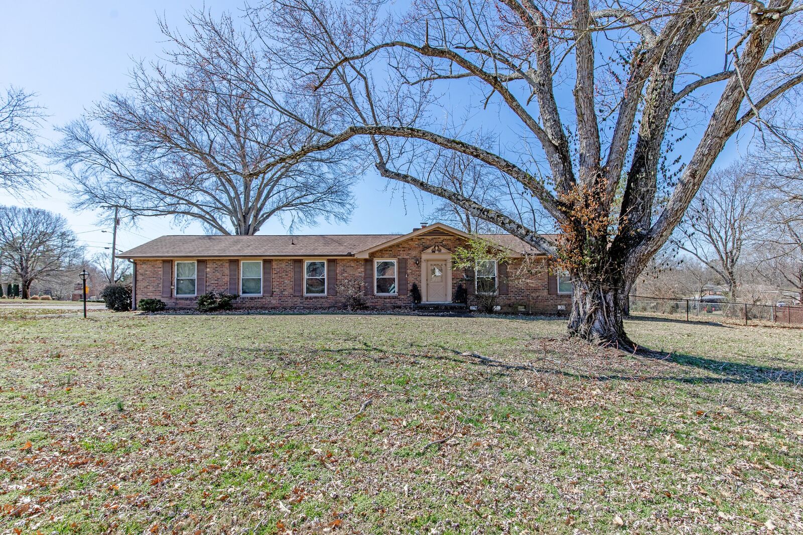 Property Photo:  158 Indian Lake Rd  TN 37075 