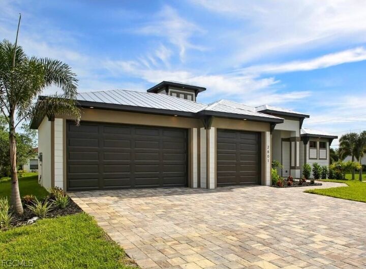 Property Photo: 2801 SW 33rd Terrace FL 33914