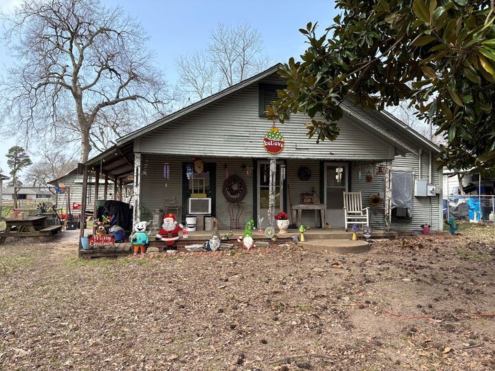 Property Photo: 705.5 N Mill Street TX 75652