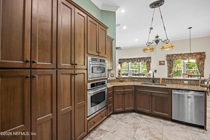 Property Photo: 641 Donald Ross Way FL 32092