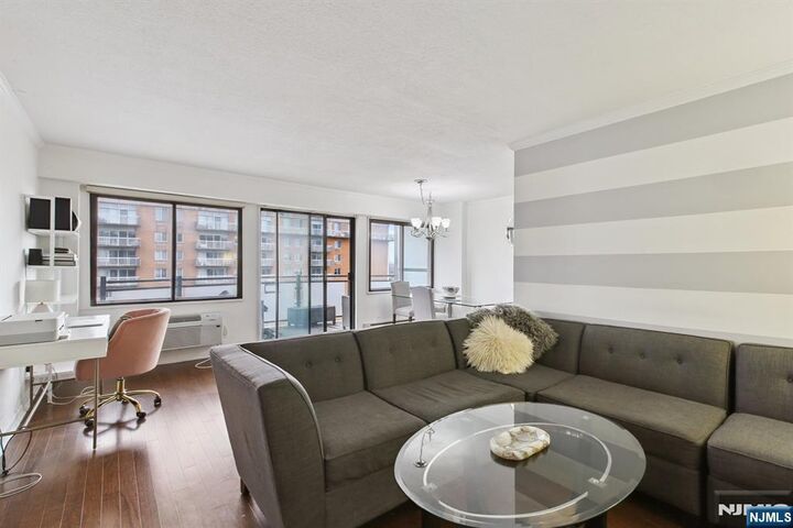 Property Photo:  125 Prospect Avenue 17G  NJ 07601 