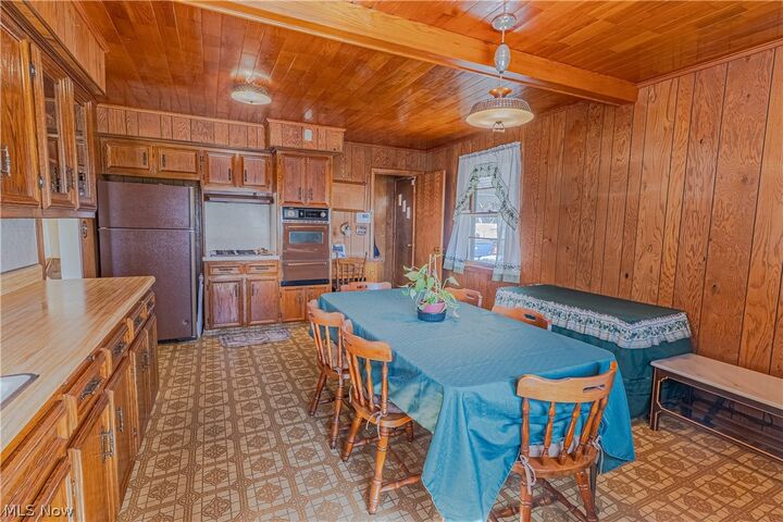 Property Photo:  2306 Cherry Hill Avenue  OH 44509 