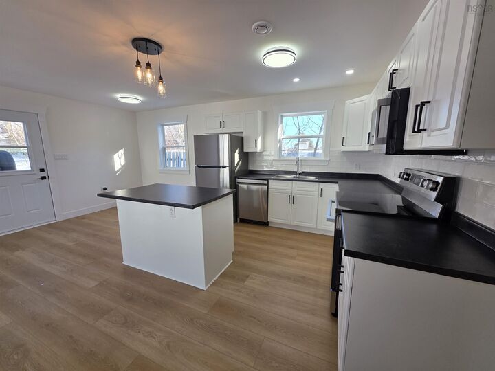 Property Photo:  6 South Street  NS B1N 2M3 