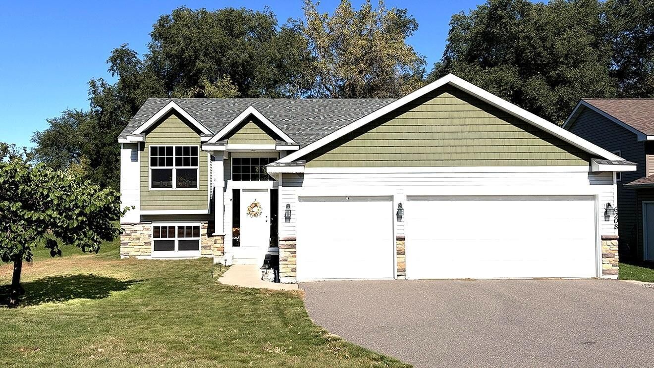 Property Photo: 6208 39th Avenue N MN 55422
