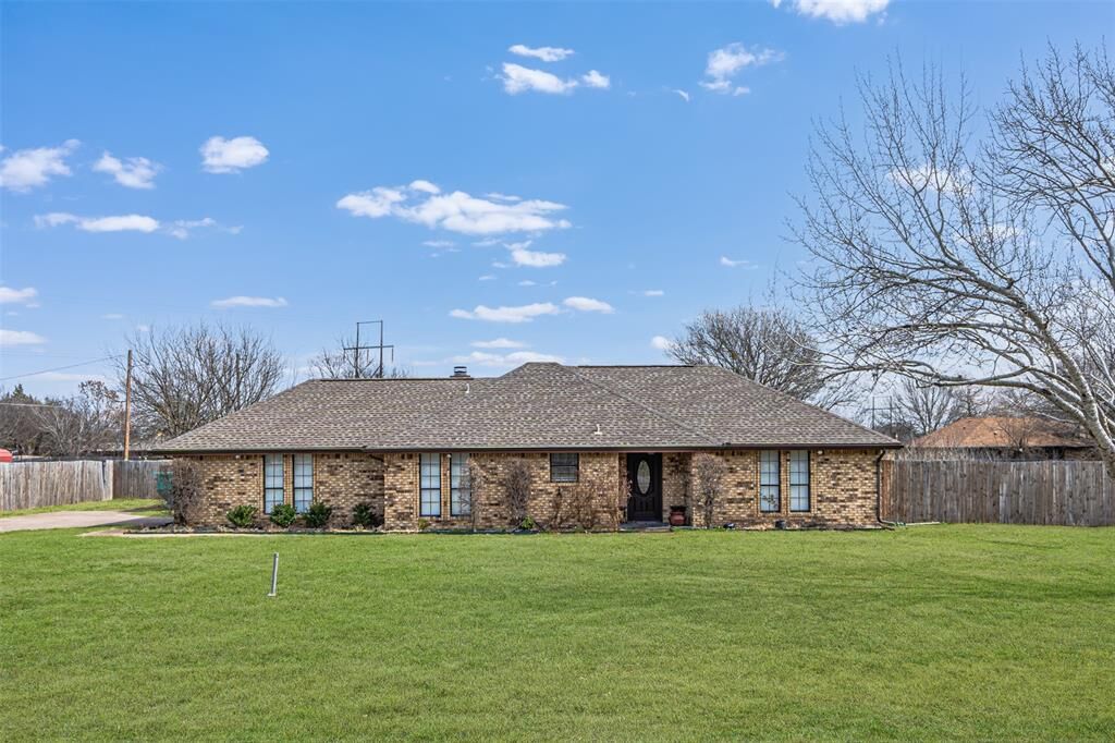Property Photo:  108 Cole Road  TX 75154 