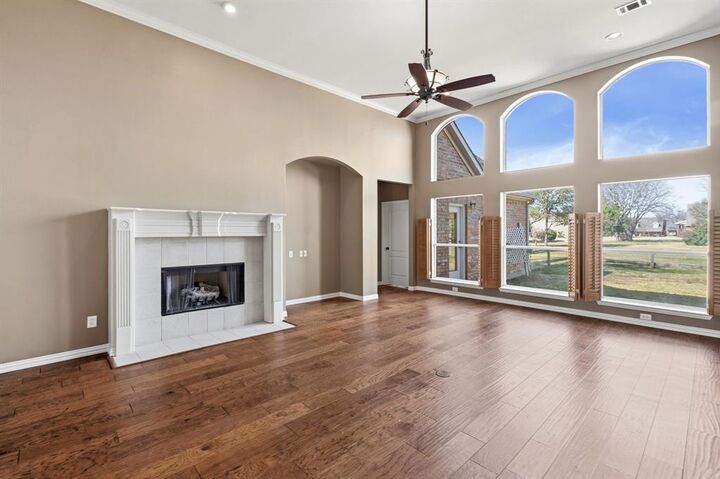 Property Photo:  7517 Rodeo Drive  TX 76208 