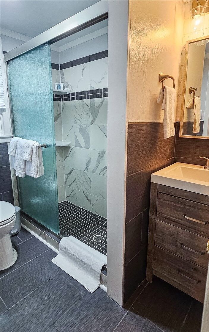 Property Photo: 155 W Van Buren AR 72632