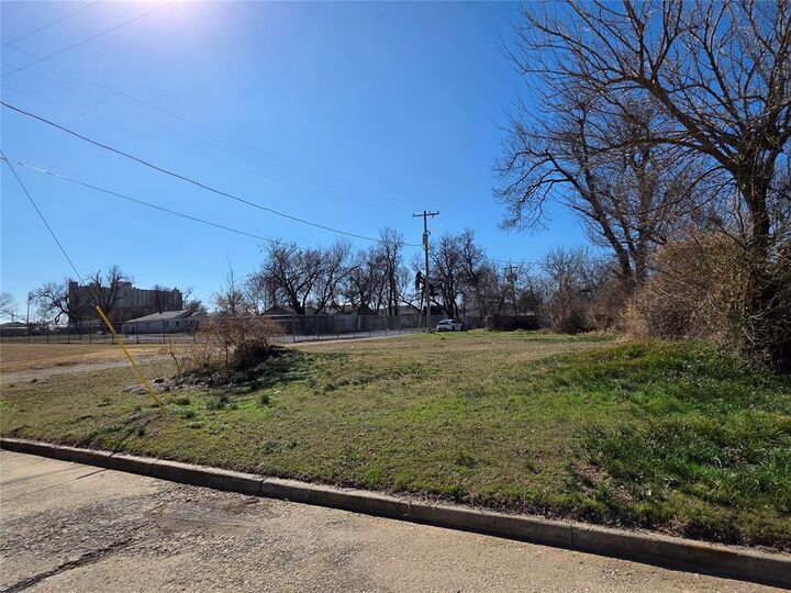 Property Photo: 1513 N Fonshill Avenue OK 73117