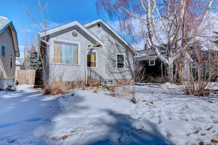 Property Photo:  714 17 Avenue NW  AB T2M 0N7 