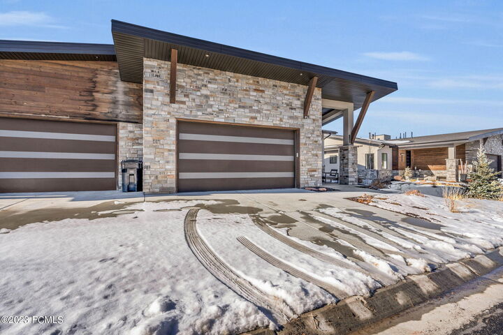 Property Photo: 11493 N Upside Drive UT 84036