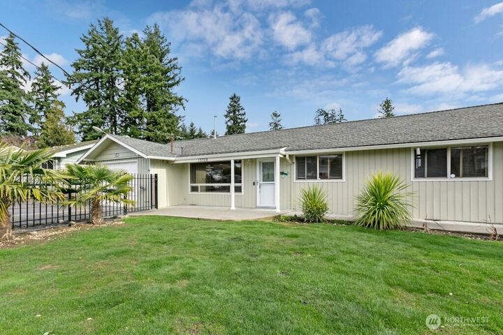 Property Photo: 13708 10th Avenue S WA 98168
