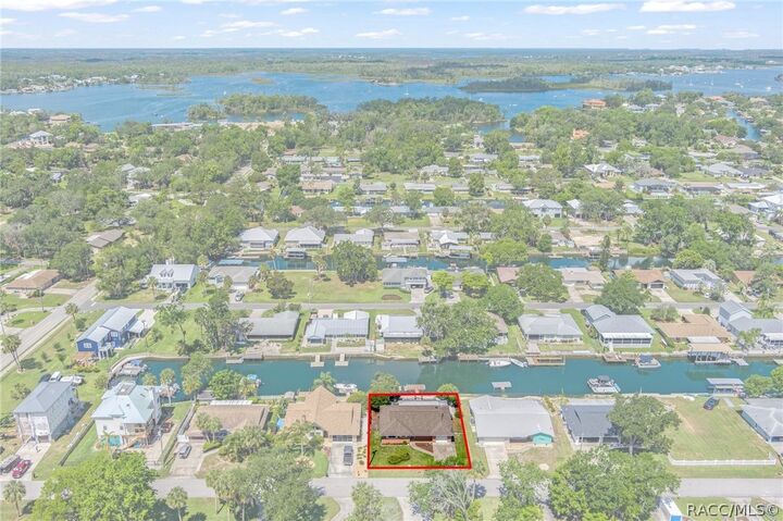 Property Photo: 1400 SE 5th Avenue FL 34429