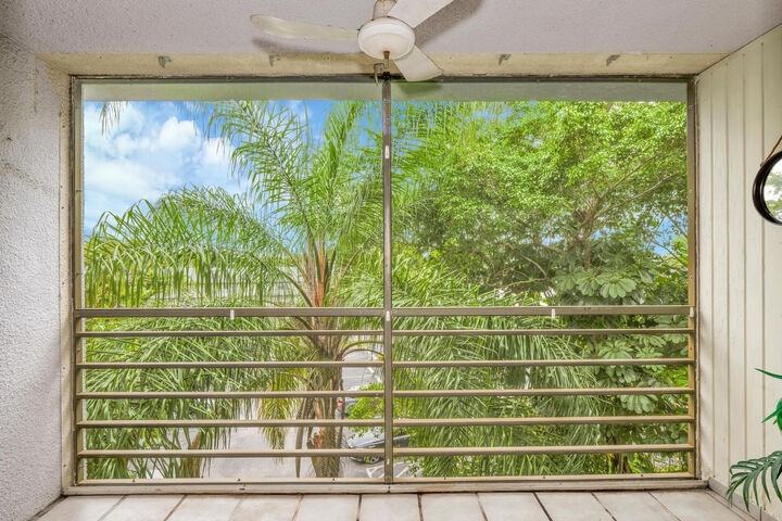 Property Photo: 118 Royal Park Drive 4G FL 33309