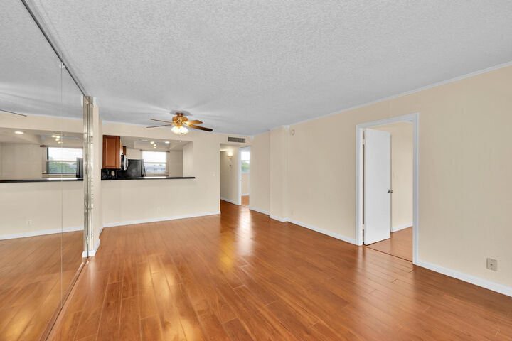 Property Photo: 118 Royal Park Drive 4G FL 33309