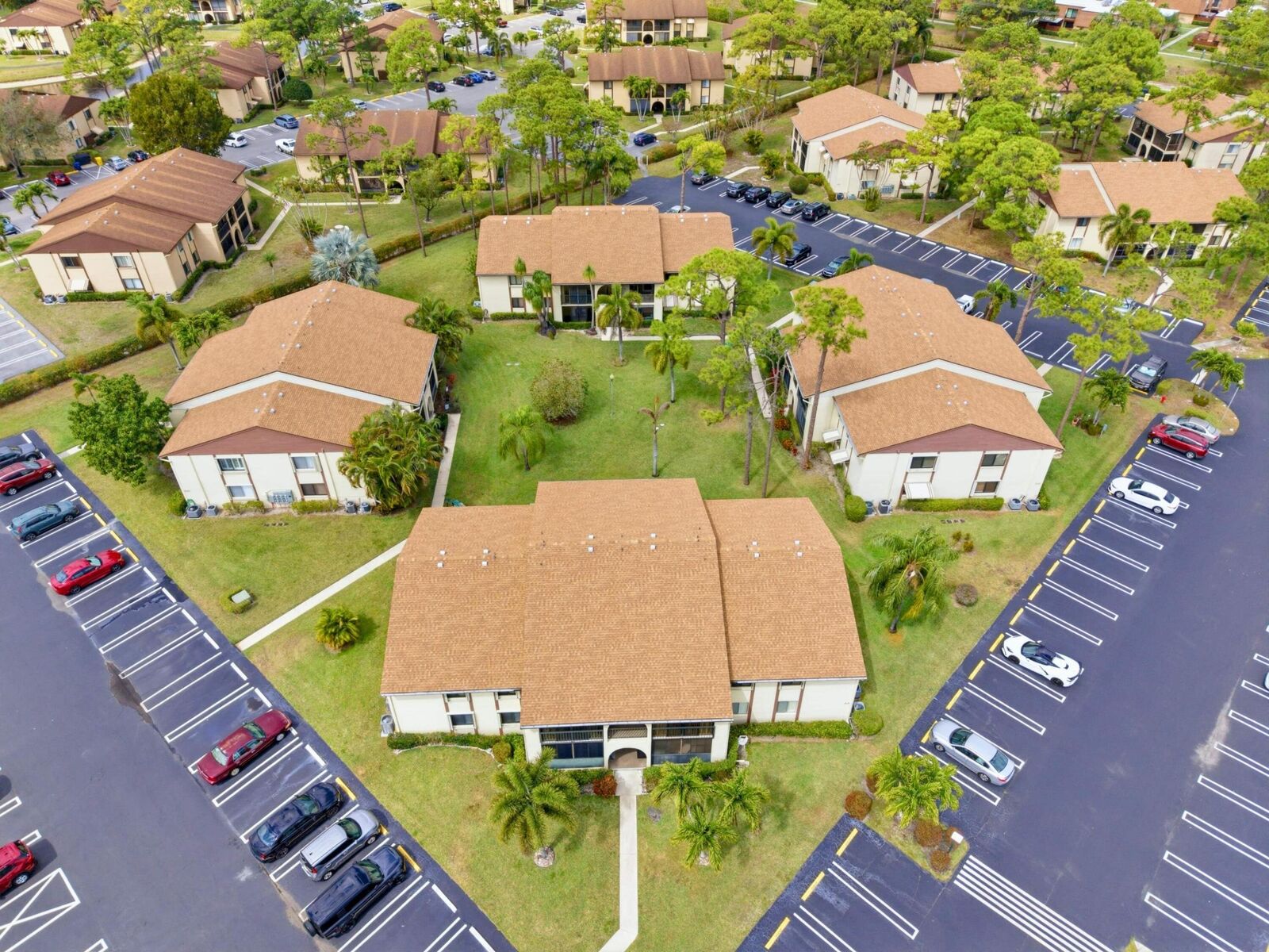 Property Photo: 331 Knotty Pine Circle D-2 FL 33463