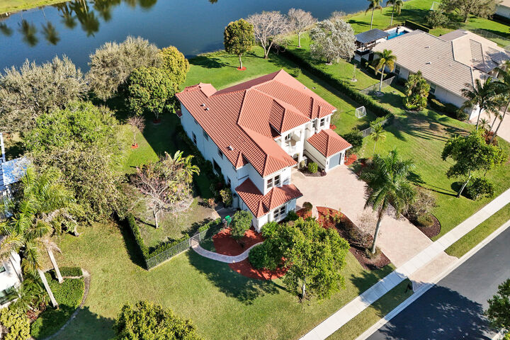 Property Photo:  2846 Juniper Lane  FL 33330 