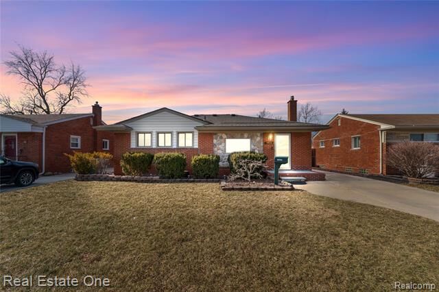 Property Photo:  15470 Windemere Street  MI 48195 