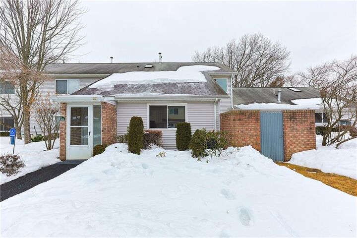 Property Photo:  816 Williamsbug Circle 816  RI 02886 