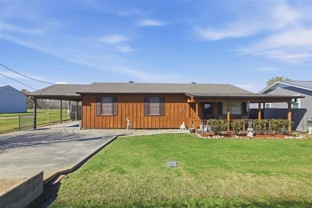 Property Photo: 402 Scheufens Road LA 70615